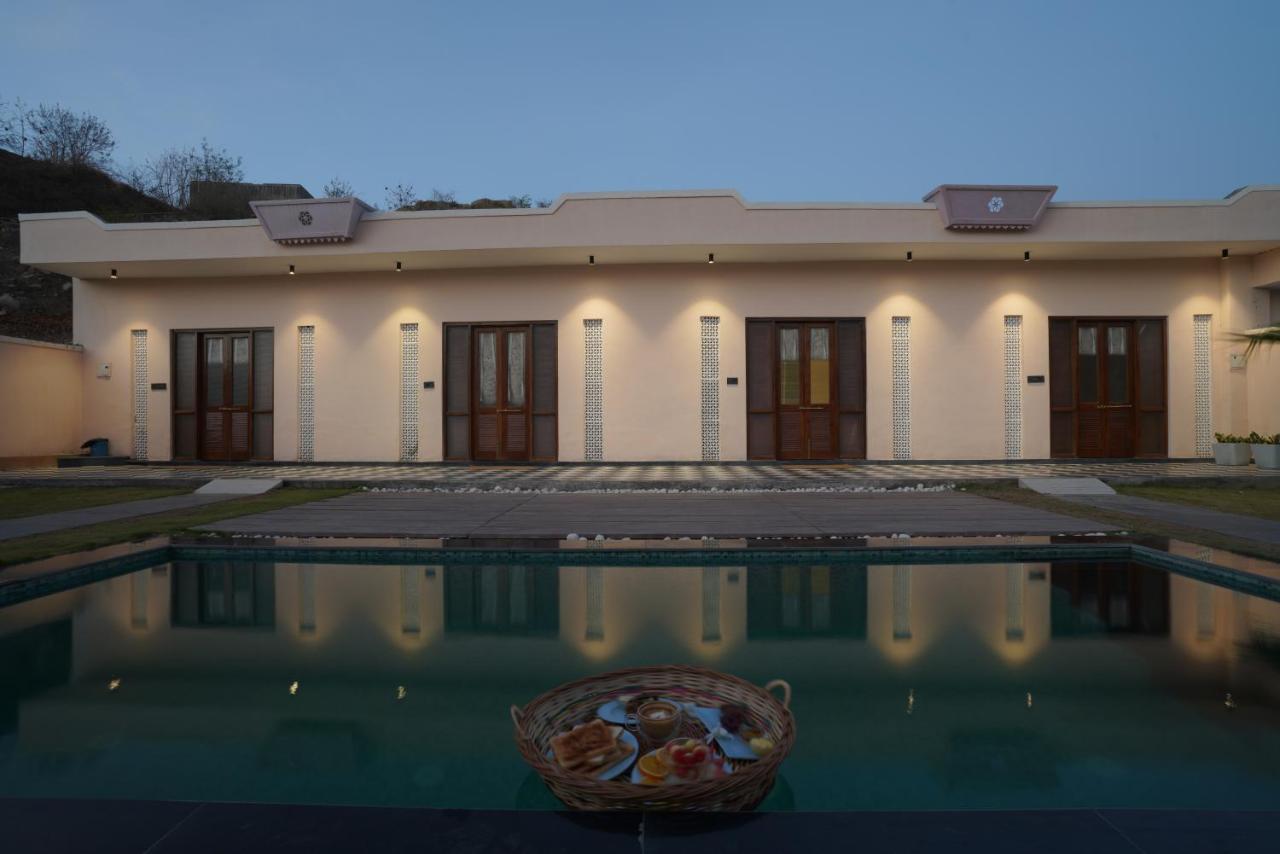 Parijat Private Pool Villa 1, 2 And 3 Bhk 우다이푸르 외부 사진